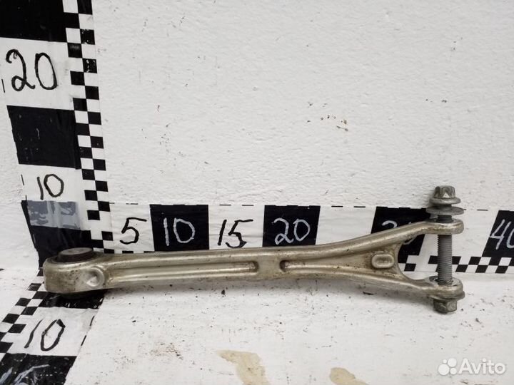 Рычаг задней подвески нижний правый Maserati Levan