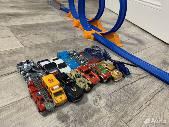 Игрушки и трек