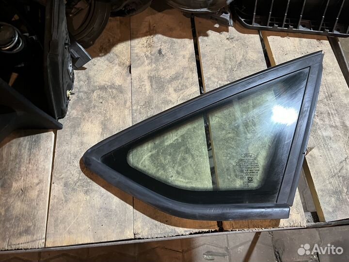 Форточка правая хэтчбек форд фокус 3