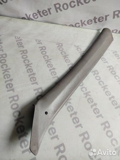 Накладка стойки левая Mitsubishi Mirage 4G