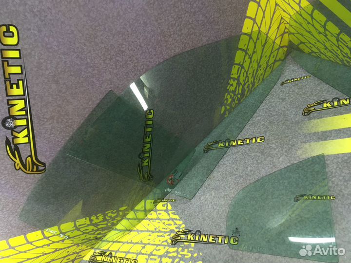 Стекло двери Шкода Октавия Тур А4 1U 97-11