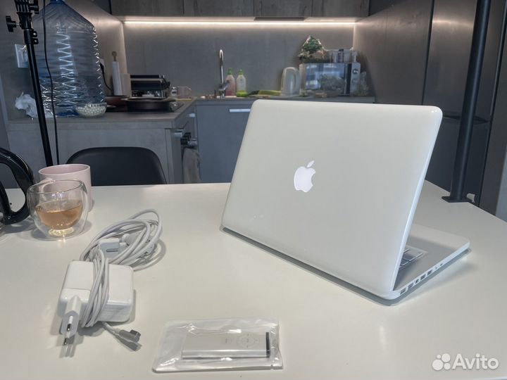 MacBook 13 8гб памяти + новый SSD