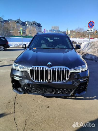 В разборе по частям BMW X7