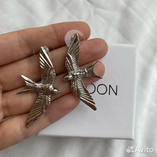 Серьги в стиле poison drop