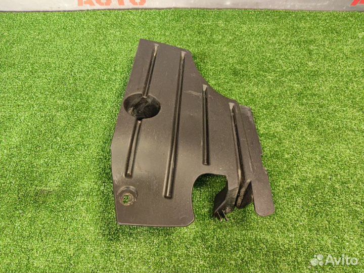 Защита днища кузова задняя правая Ford Focus 2