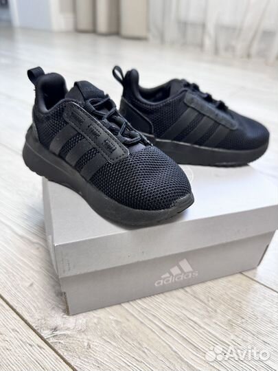 Кроссовки Adidas