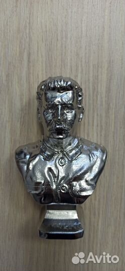 Бюст сталина