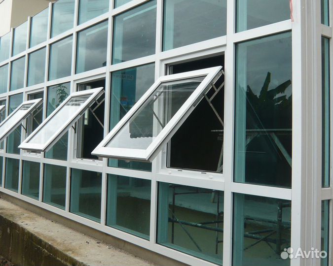 Безрамное остекление торговых центров