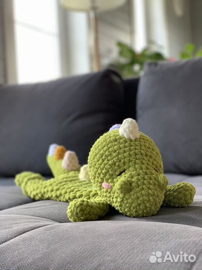 Дино. Вязаная игрушка-комфортер