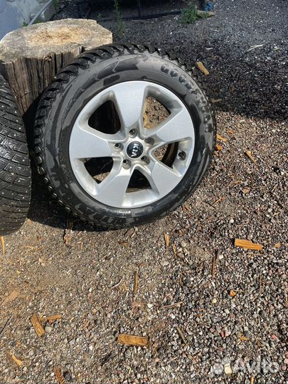 Goodyear UltraGrip Ice 205/60 R16