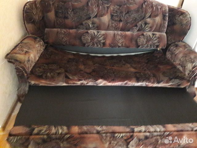 Диван - кровать и два кресла