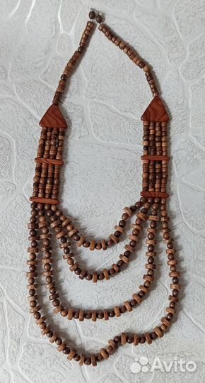 Бусы из дерева
