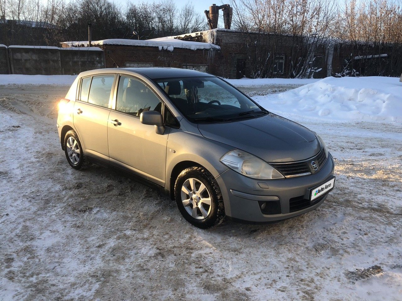 Nissan Tiida: фото владельца