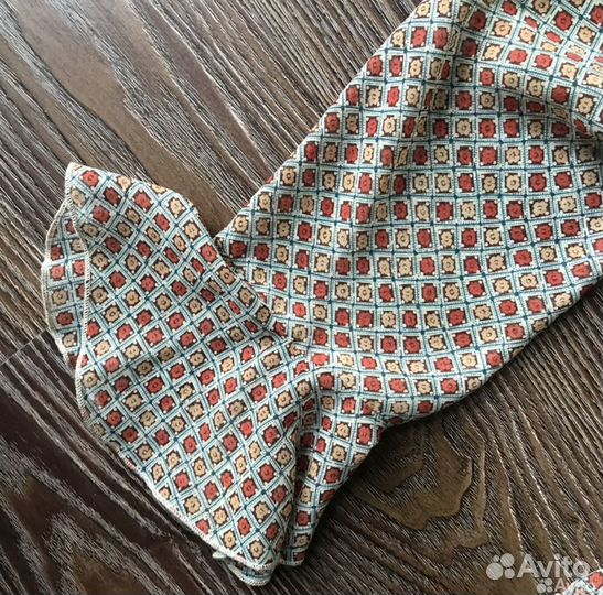 Платье с воланами 44