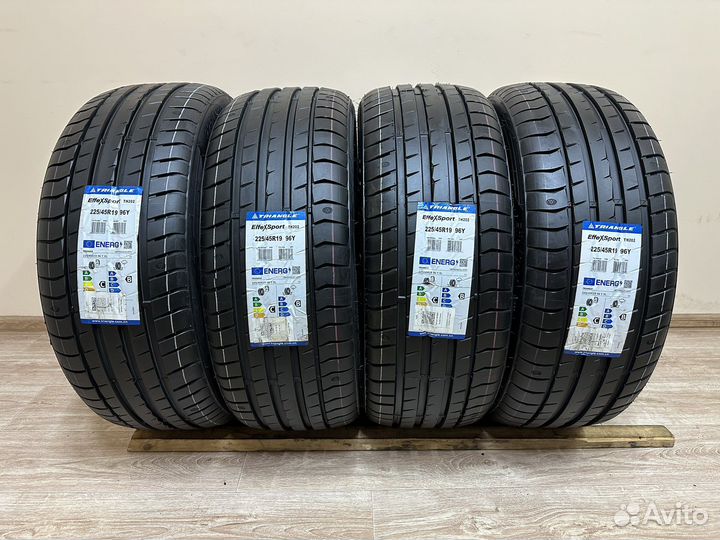 Triangle EffeXSport TH202 225/45 R19 99Y