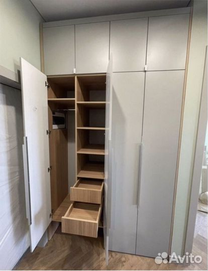 Дизайнерский шкаф