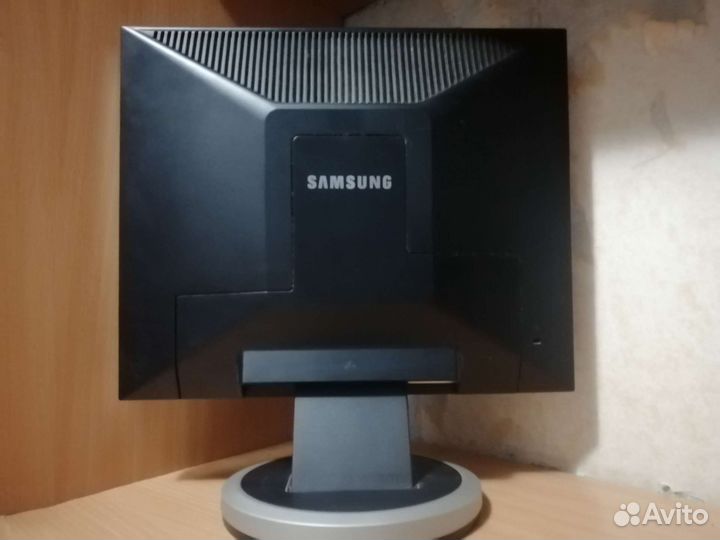 Монитор Samsung