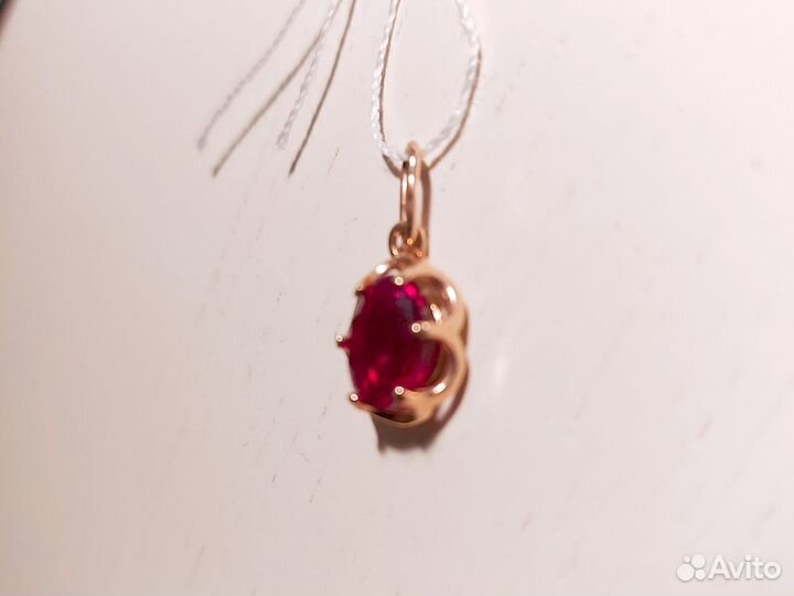 Подвеска серебро с позолотой с красным фианитом
