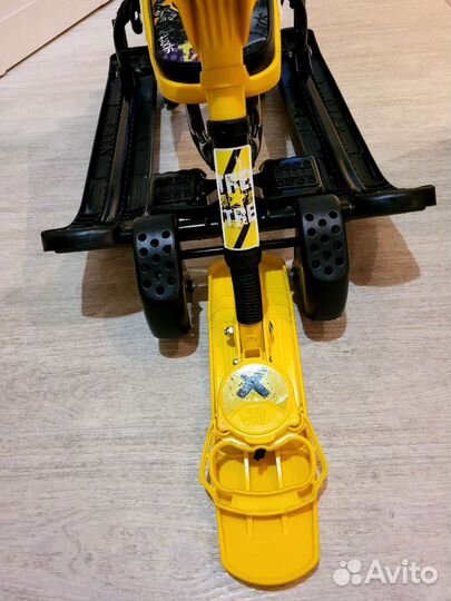 Детский снегокат с колесами