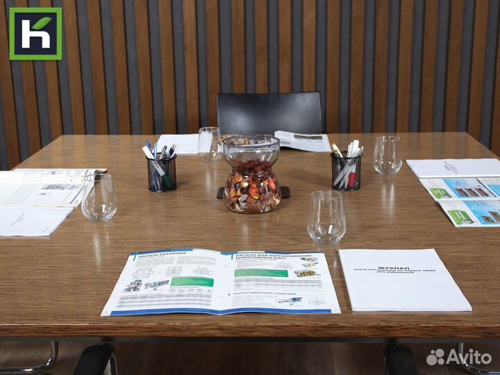 Стол для переговоров