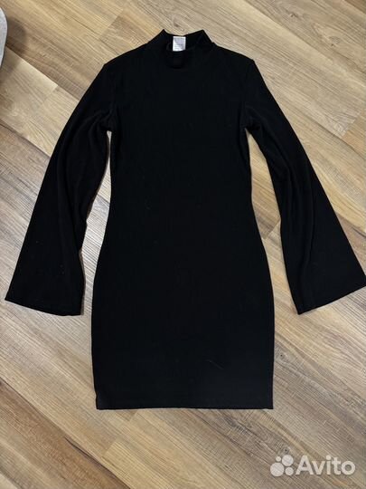 Платье в рубчик, рукава клеш