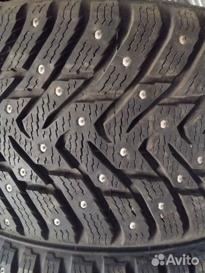 Nokian Tyres Hakkapeliitta 8 235/40 R19