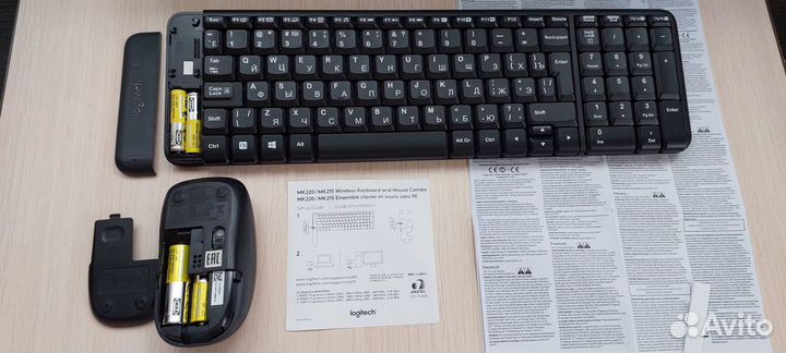 Комплект мыши и клавиатуры Logitech MK220