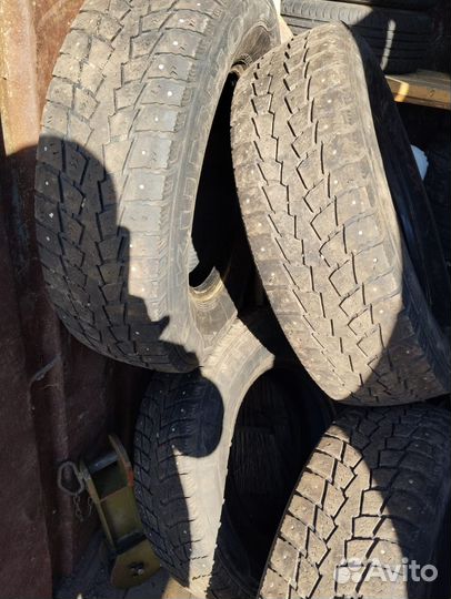 Kumho 792 225/75 R16