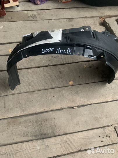 Подкрылок Mitsubishi outlander 3