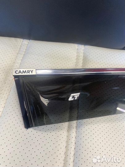 Ветровики Toyota Camry c 2011 г.в. с хромом