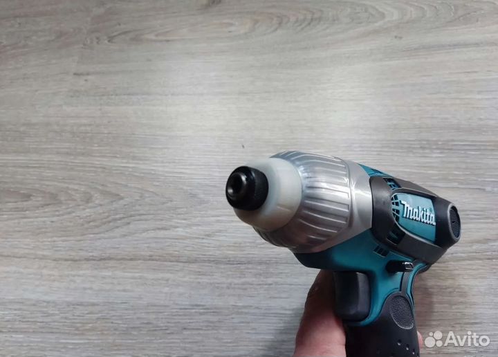 Импульсный шуруповерт / Винтоверт Makita TD0101