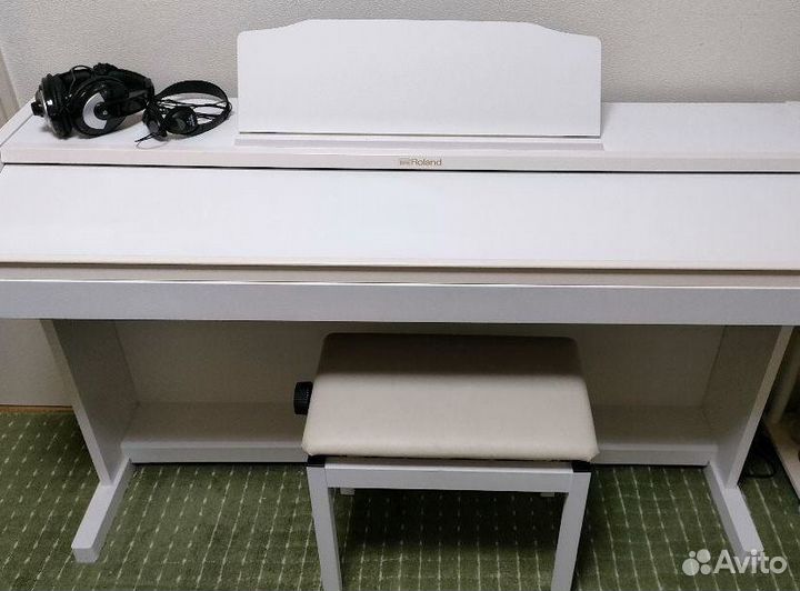 Цифровое пианино roland + Аксессуары