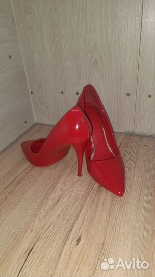 Туфли женские 39 размер красные