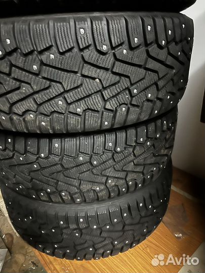 Pirelli Ice Zero 235/45 R19 99H