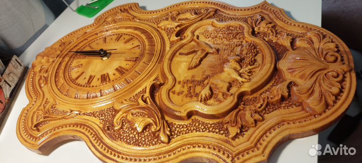 Часы настенные деревянные