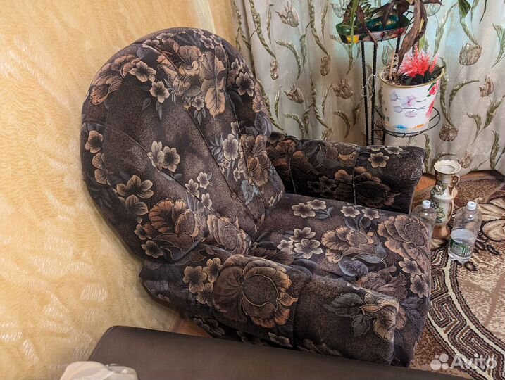 Мягкое кресла в гостиную