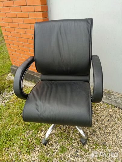 Компьютерное кресло кожаное