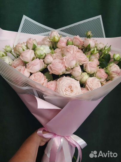 Букет из кустовых роз