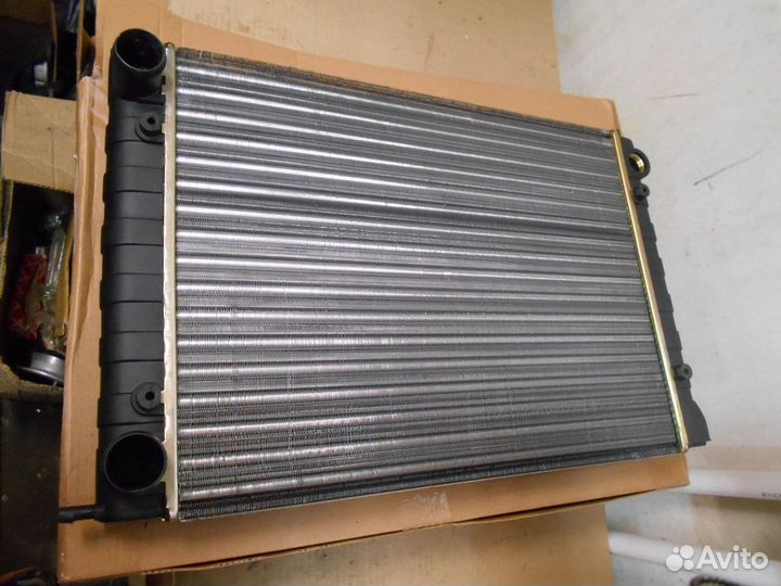 Радиатор системы охлаждения двс VW Golf VNA2040