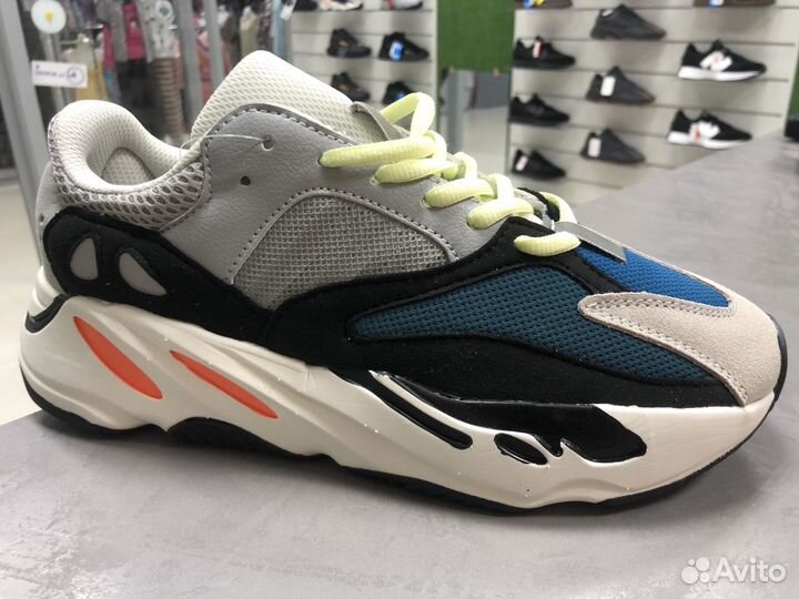 Кроссовки Yeezy 700