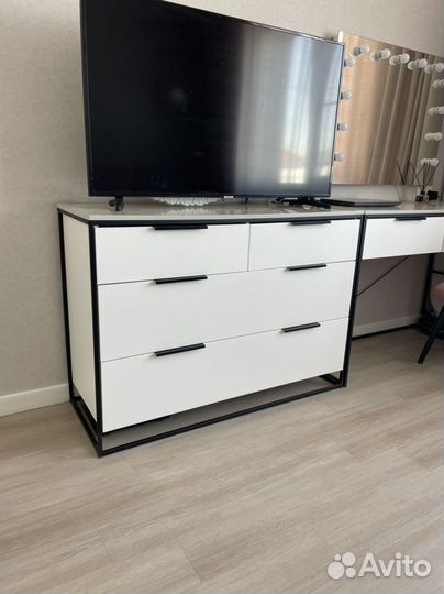 Комод белый