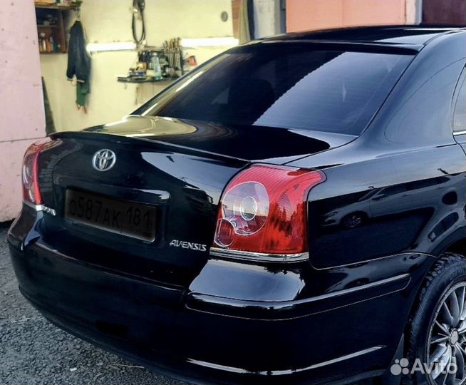 Лип спойлер Toyota Avensis