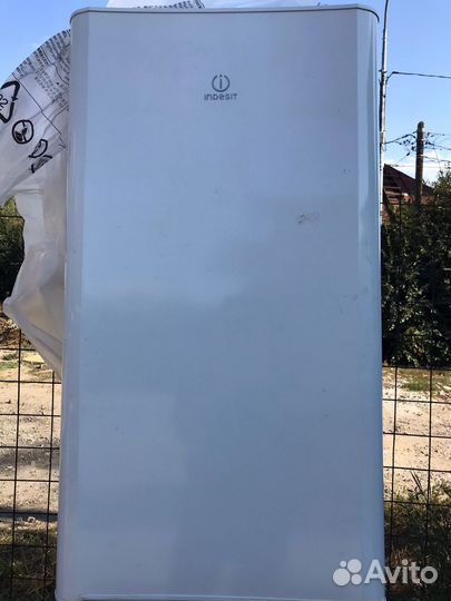 Холодильник indesit