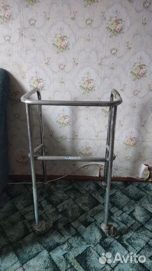 Ходунки для взрослых на колесах