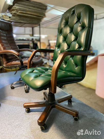 Кресло офисное в кабинет