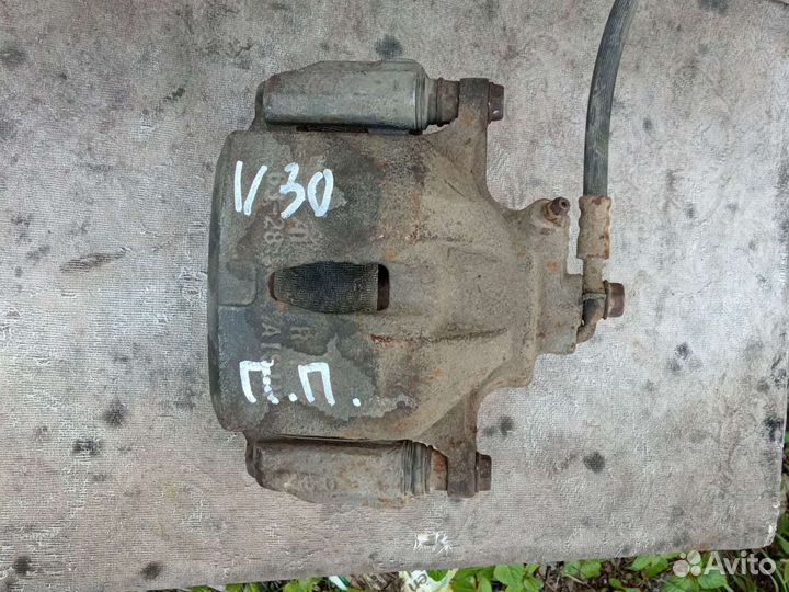 Супорт передний правый Toyota Camry V30 2az