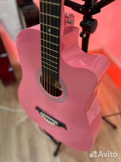 Гитара новая