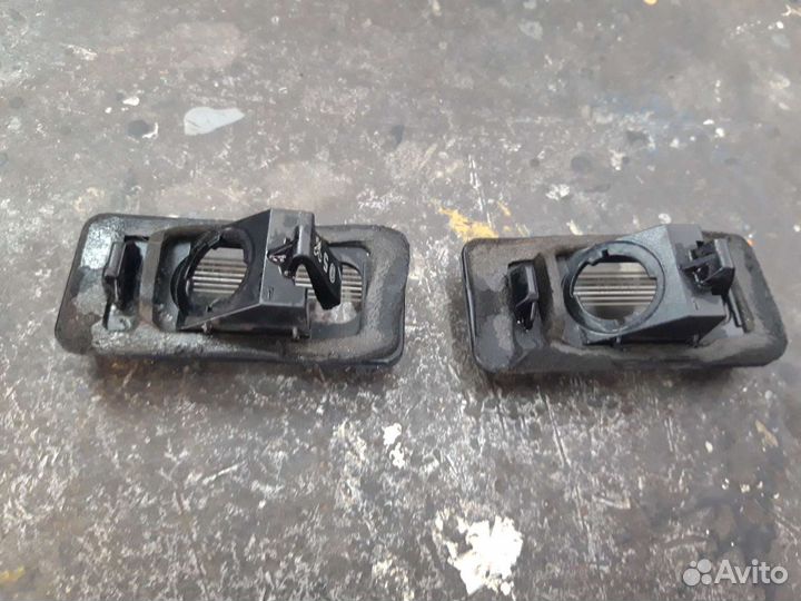 Плафоны подсветки номера Toyota crown S170