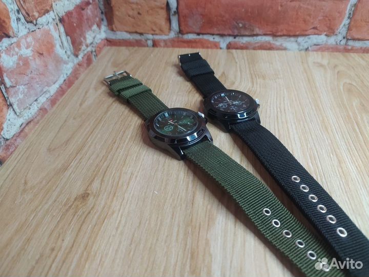 Часы наручные Swiss Army с ремешком из ткани