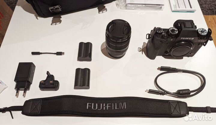 Fujifilm XT-4 & XF 18-55mm & XF 35mm F1.4 & 7Artis